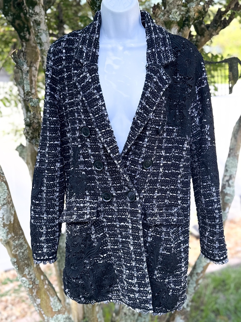 Chicos 1 Medium Black White Tweed Jacket Lace Applique Double Breasted Coat
